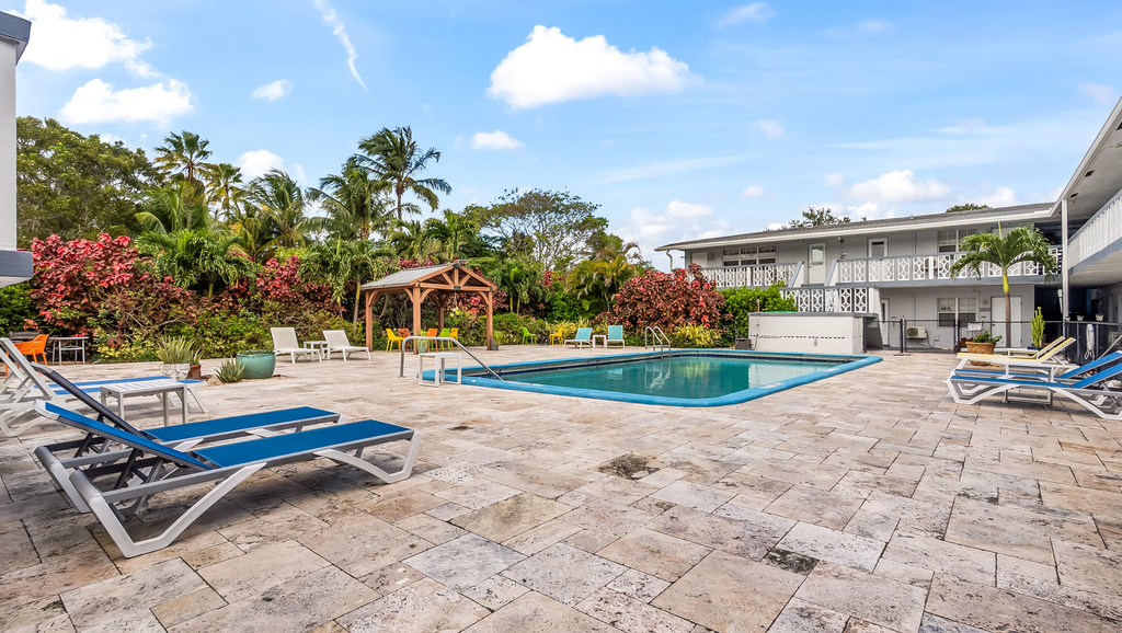 626 Sw 14th Avenue - Photo 1