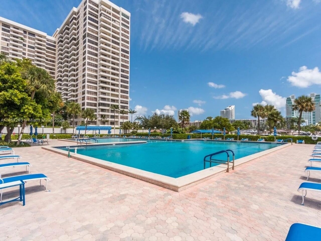 2500 Parkview Drive - Photo 22