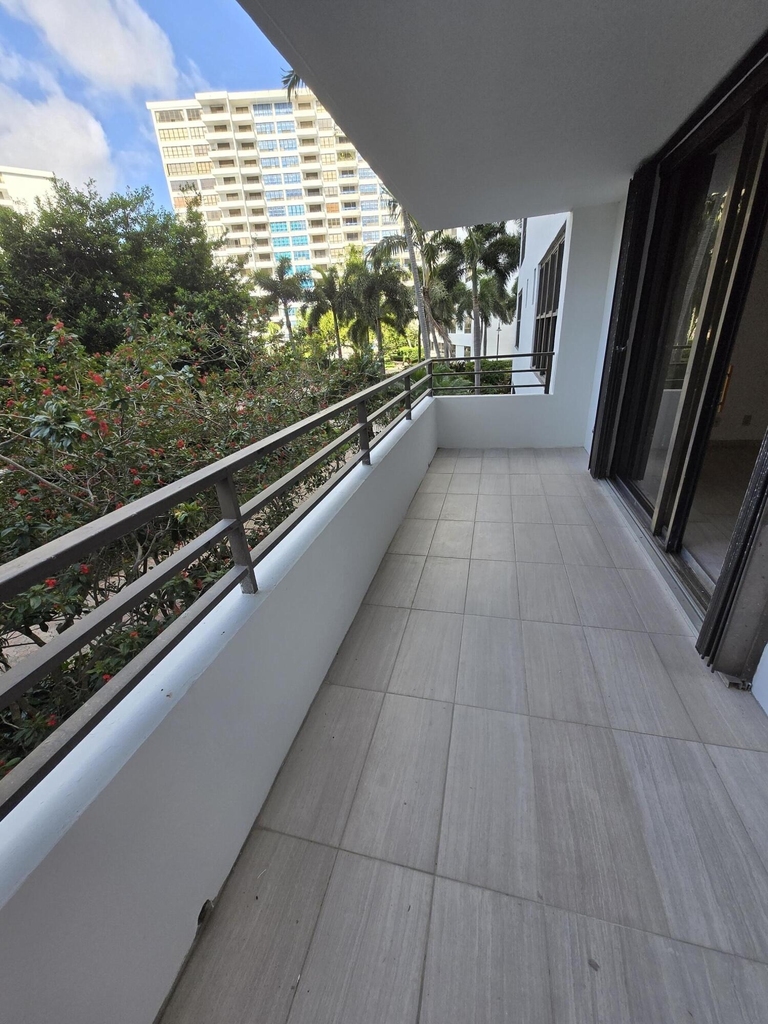 2500 Parkview Drive - Photo 2
