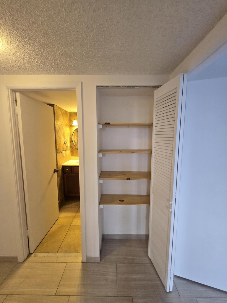 2500 Parkview Drive - Photo 8