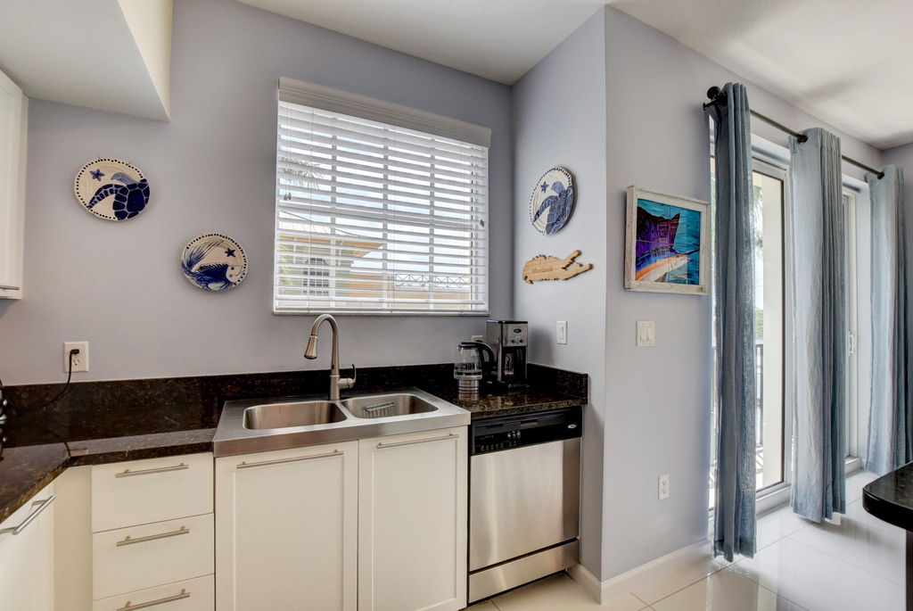 225 Ne 1st Street - Photo 3