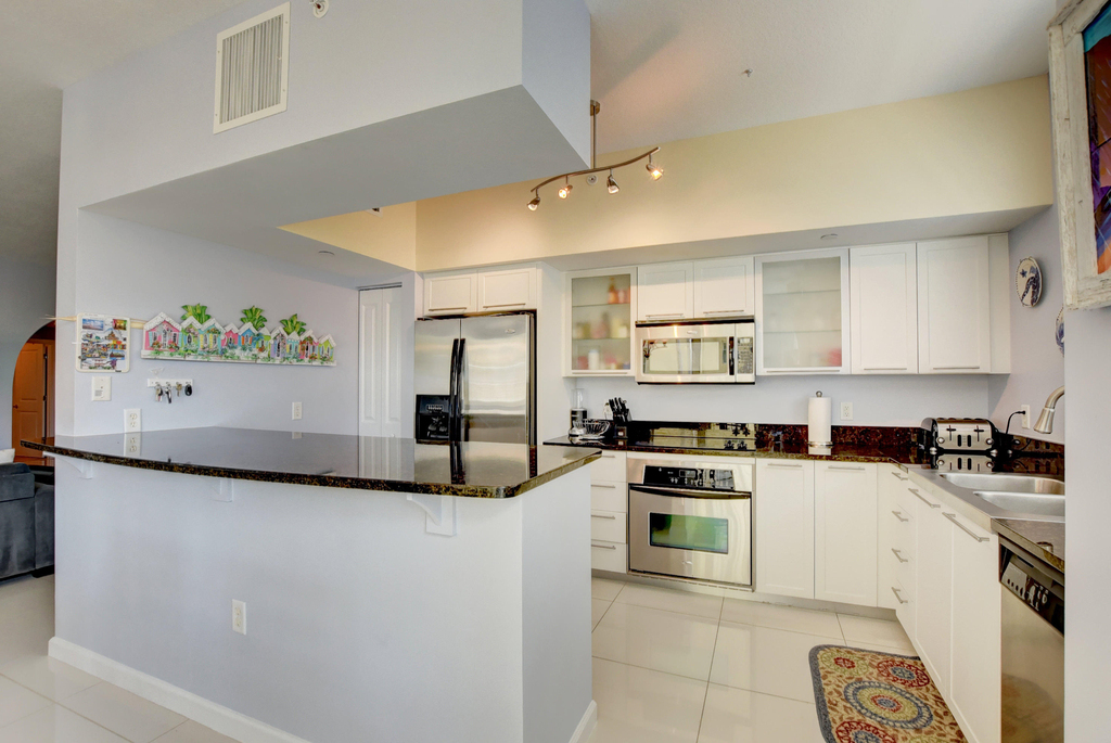 225 Ne 1st Street - Photo 1