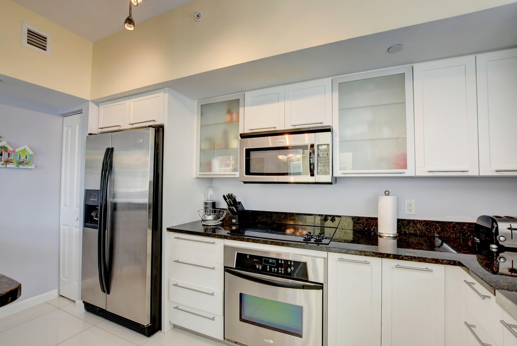 225 Ne 1st Street - Photo 2