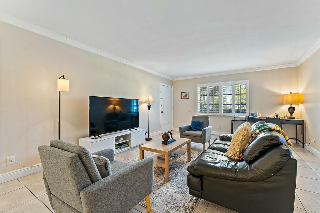 3036 Park Avenue - Photo 2