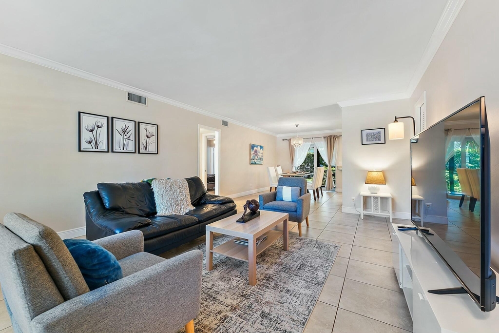 3036 Park Avenue - Photo 0