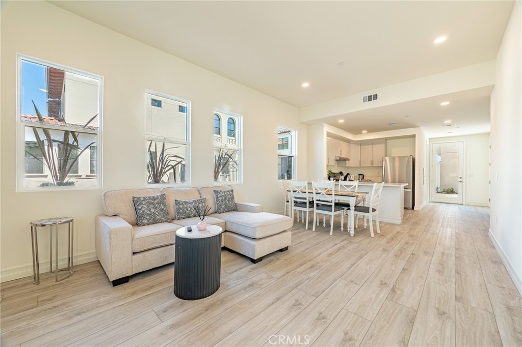 160 N New Ave - Photo 4