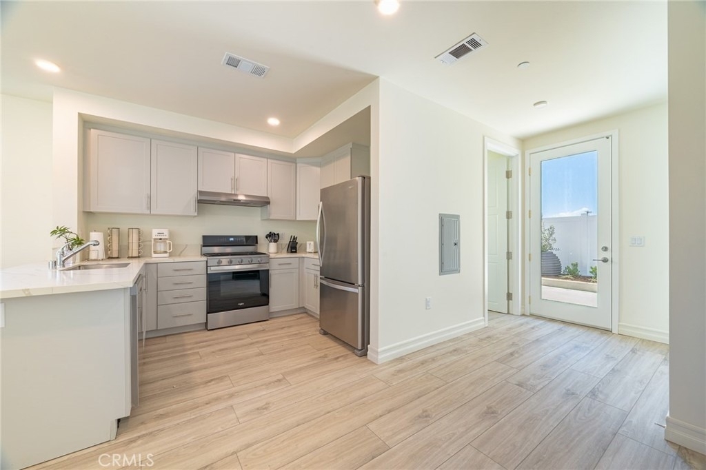 160 N New Ave - Photo 10