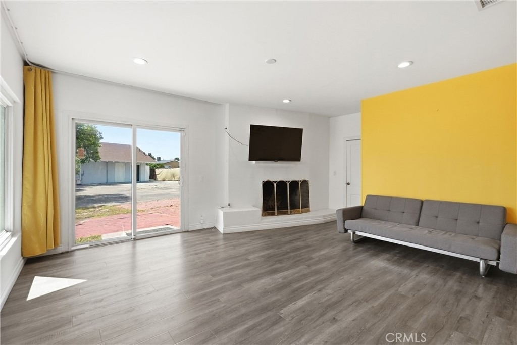 8647 Corbin Avenue - Photo 22