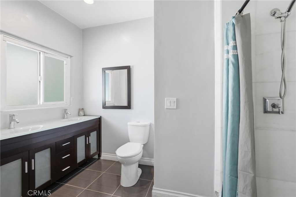 8647 Corbin Avenue - Photo 20