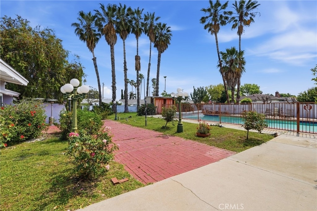 8647 Corbin Avenue - Photo 34
