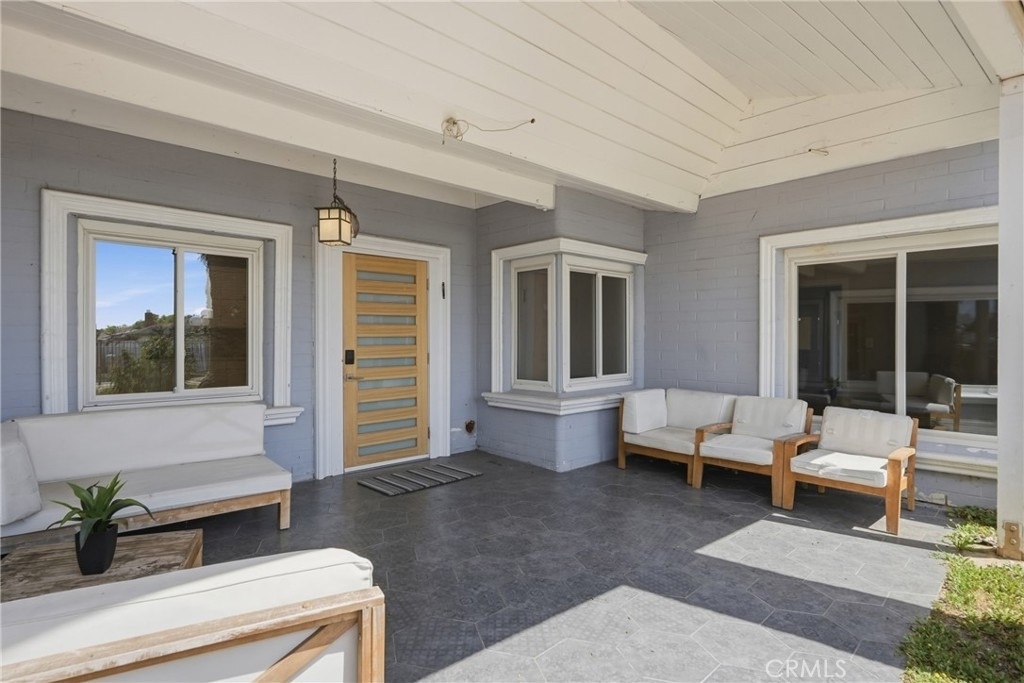 8647 Corbin Avenue - Photo 6