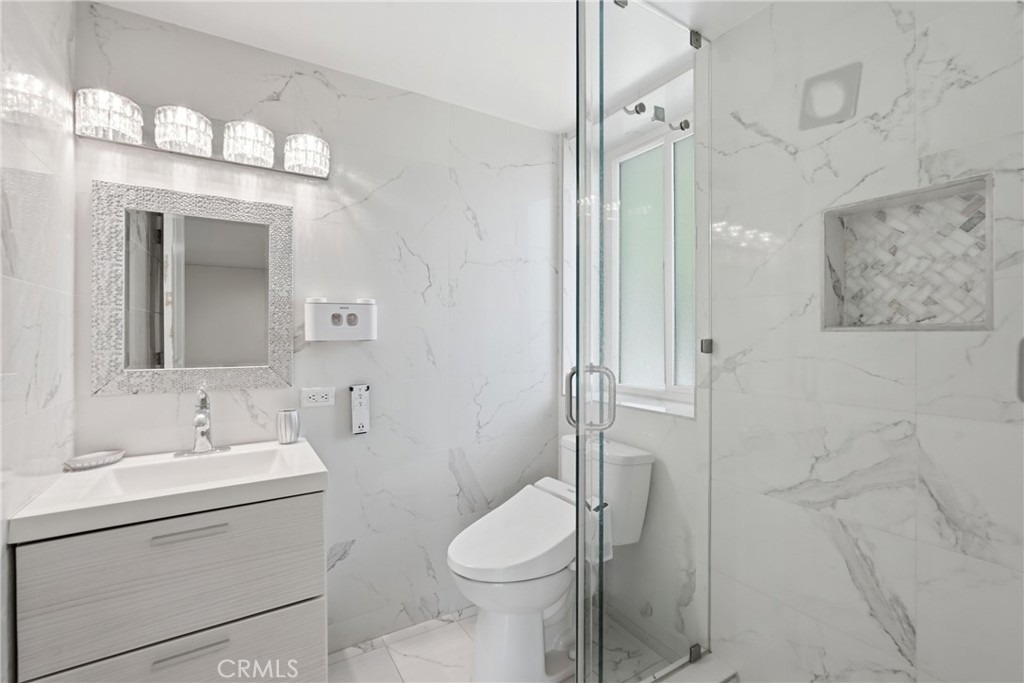 8647 Corbin Avenue - Photo 4