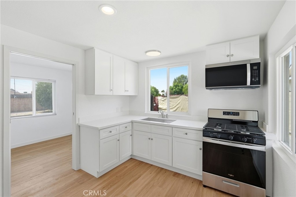 8647 Corbin Avenue - Photo 26