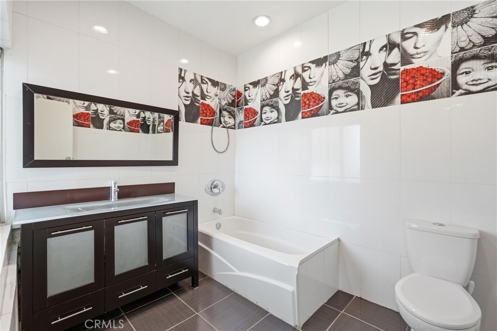 8647 Corbin Avenue - Photo 18