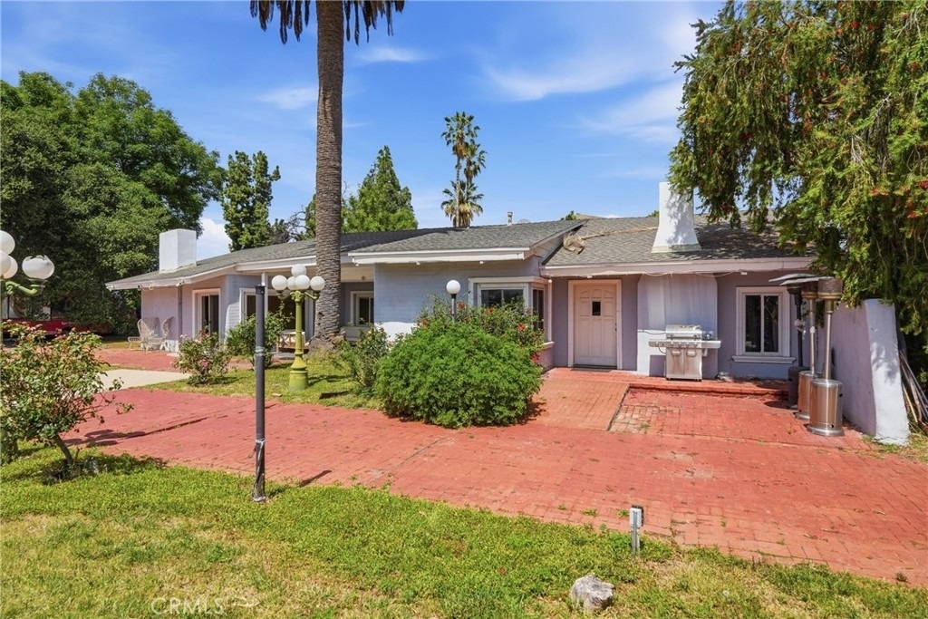 8647 Corbin Avenue - Photo 33