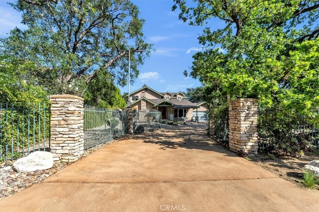 9824 Baden Avenue - Photo 6