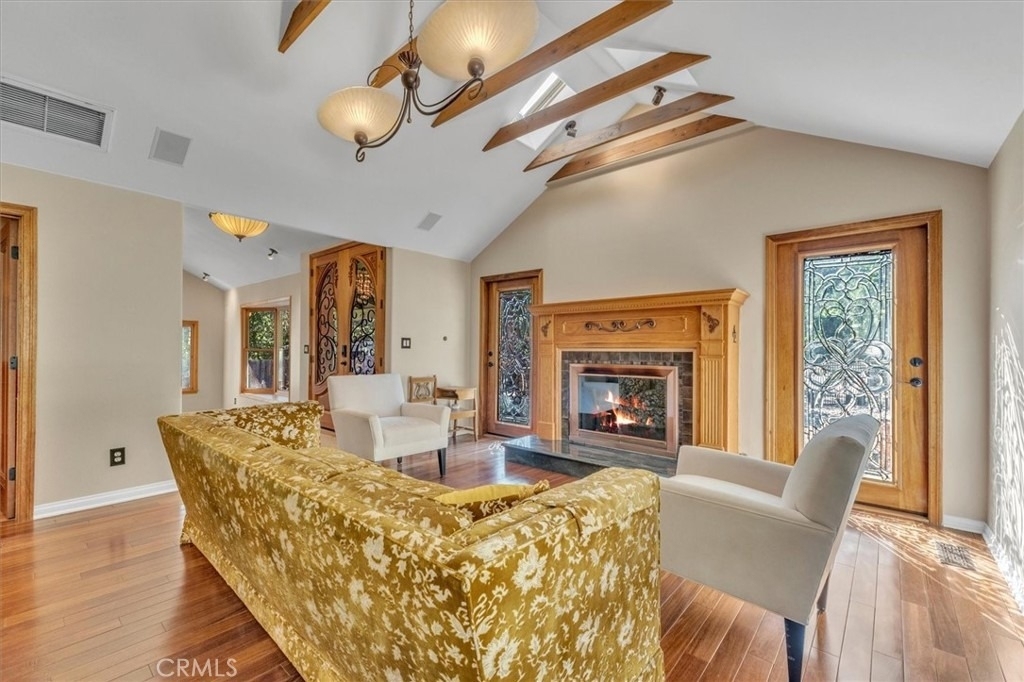 9824 Baden Avenue - Photo 5