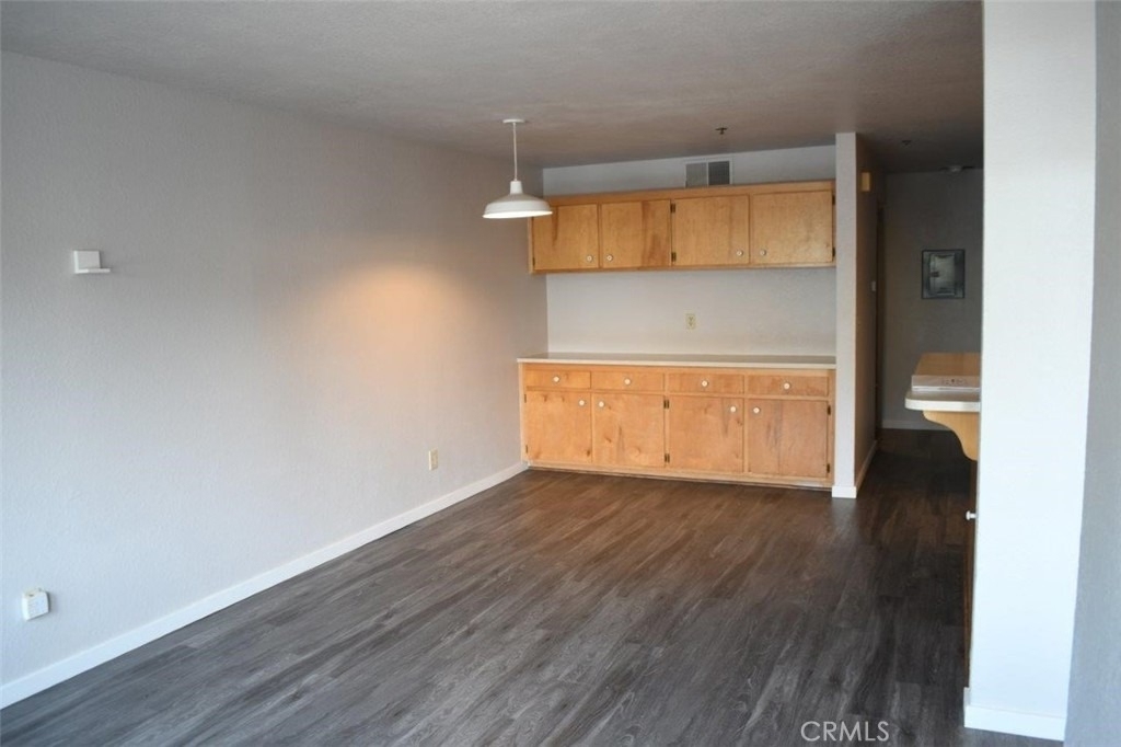 1239 E Foothill Boulevard - Photo 5