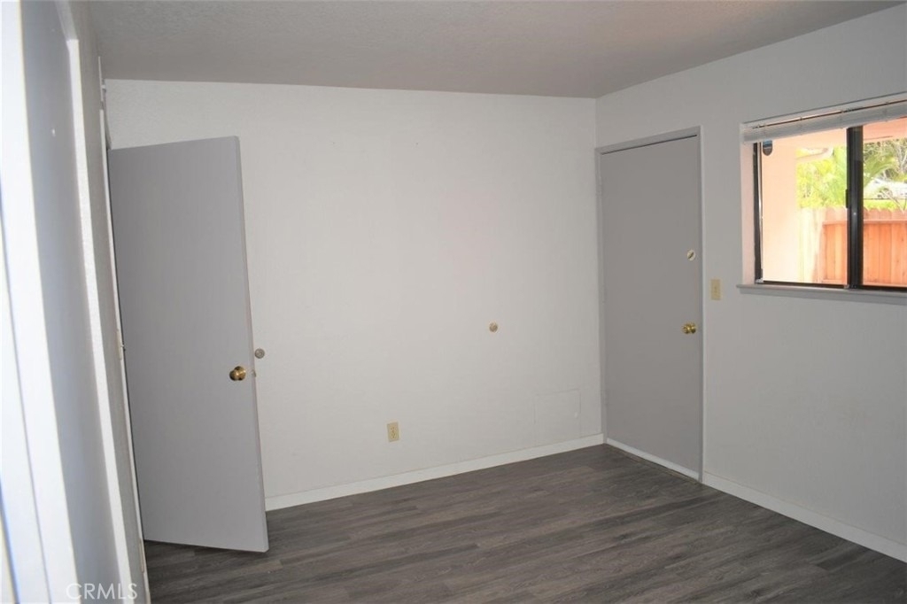 1239 E Foothill Boulevard - Photo 18