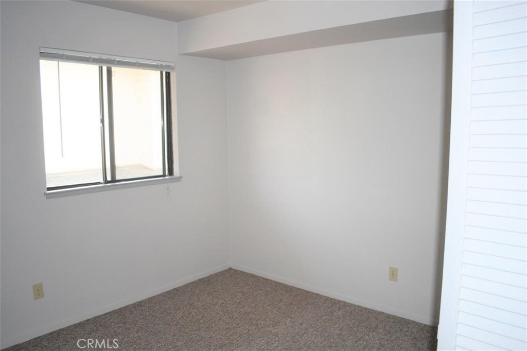 1239 E Foothill Boulevard - Photo 23