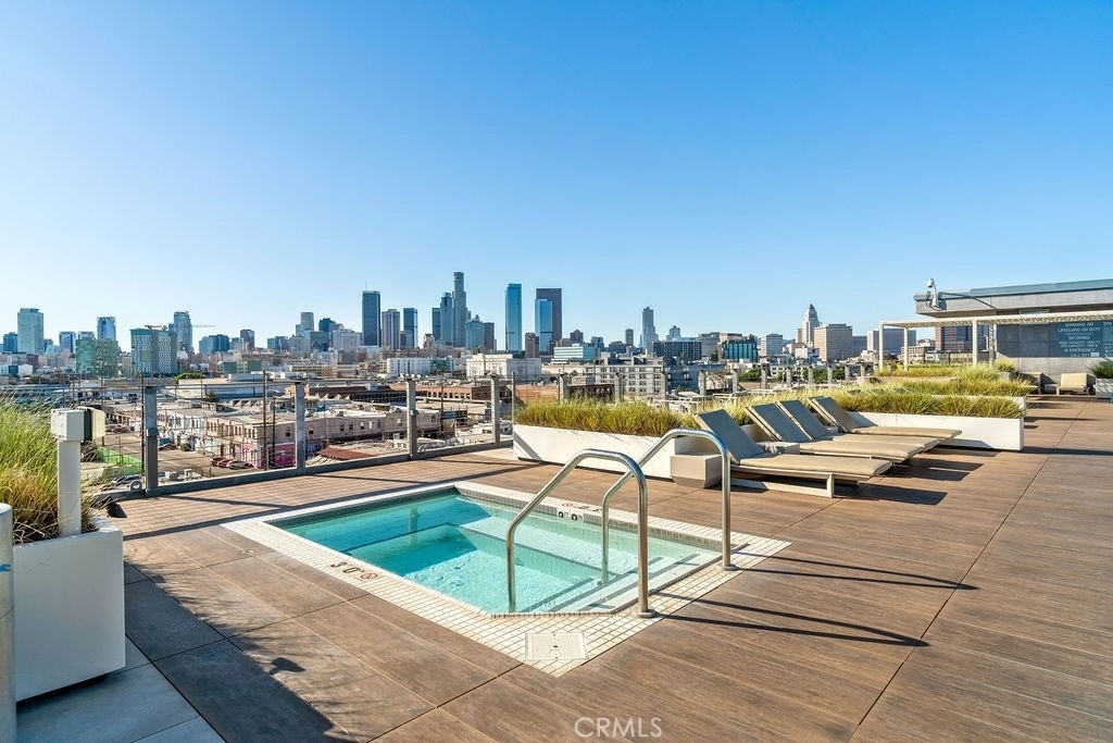 530 S Hewitt Street - Photo 16