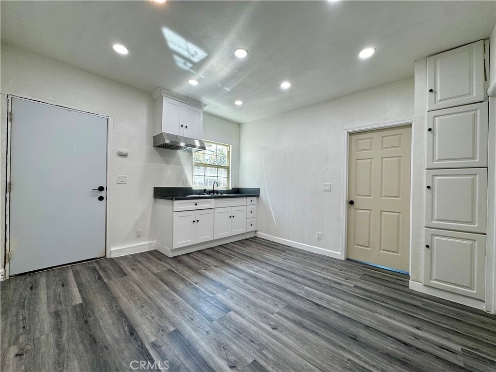 851 Woodcrest - Photo 0