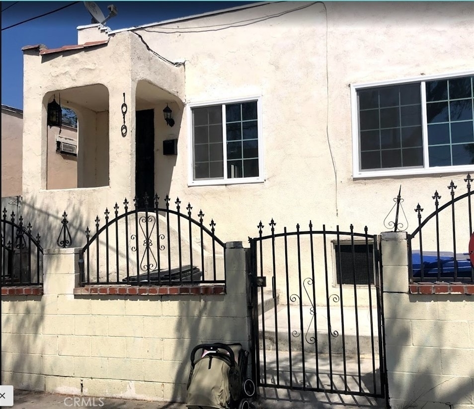 1010 Tremont St - Photo 0