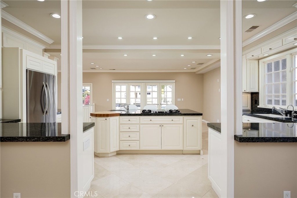 736 Harbor Island Drive - Photo 10