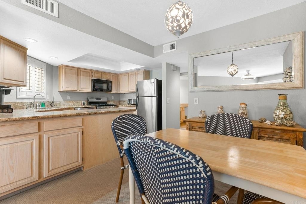 621 N Pacific Street - Photo 6