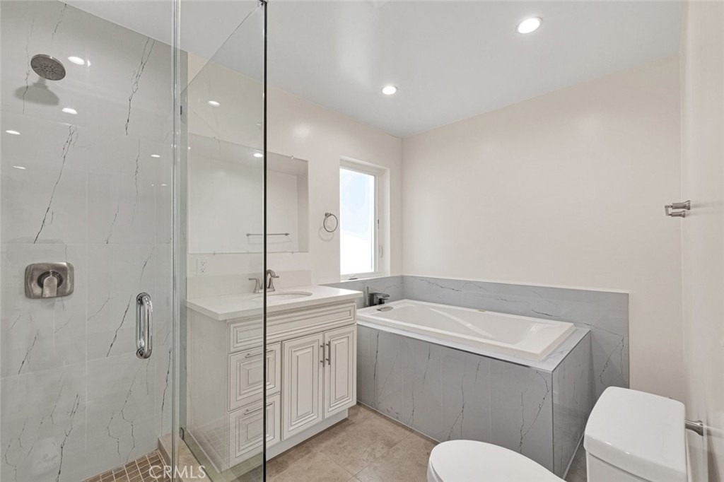 569 E Cypress Avenue - Photo 15