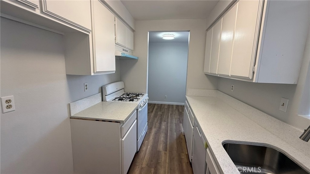 300 S 5th - Photo 2