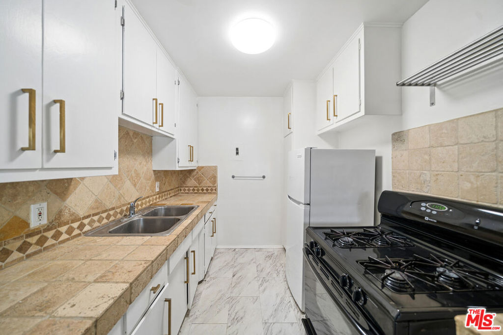 7209 Willoughby Avenue - Photo 4