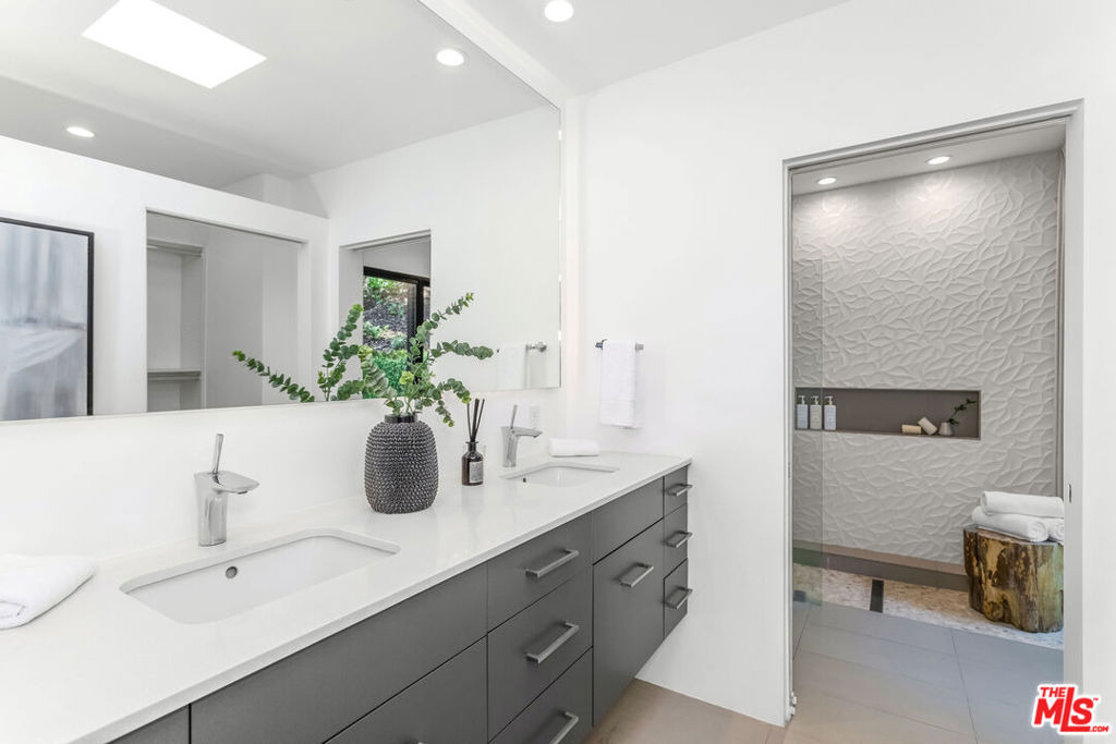 9834 Wanda Park Drive - Photo 5