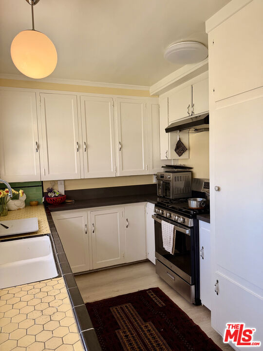 1362 S Stanley Avenue - Photo 16