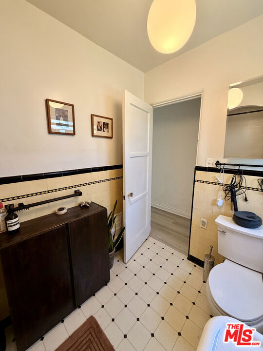 1362 S Stanley Avenue - Photo 12