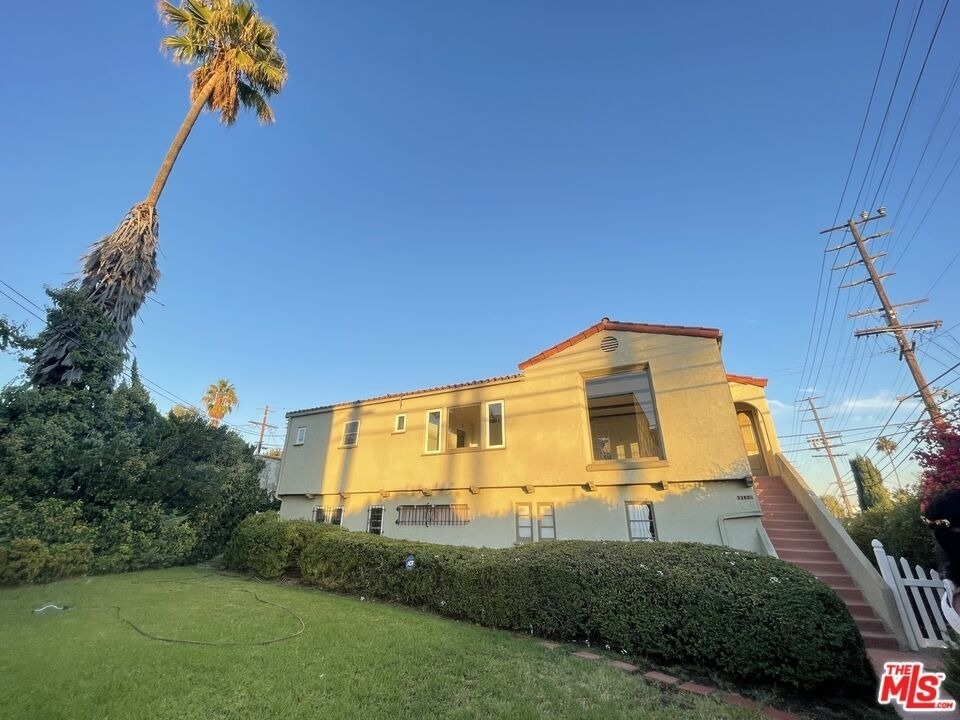 1362 S Stanley Avenue - Photo 22