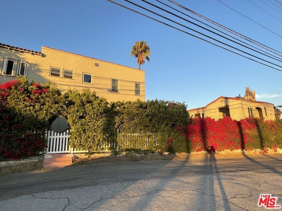 1362 S Stanley Avenue - Photo 24