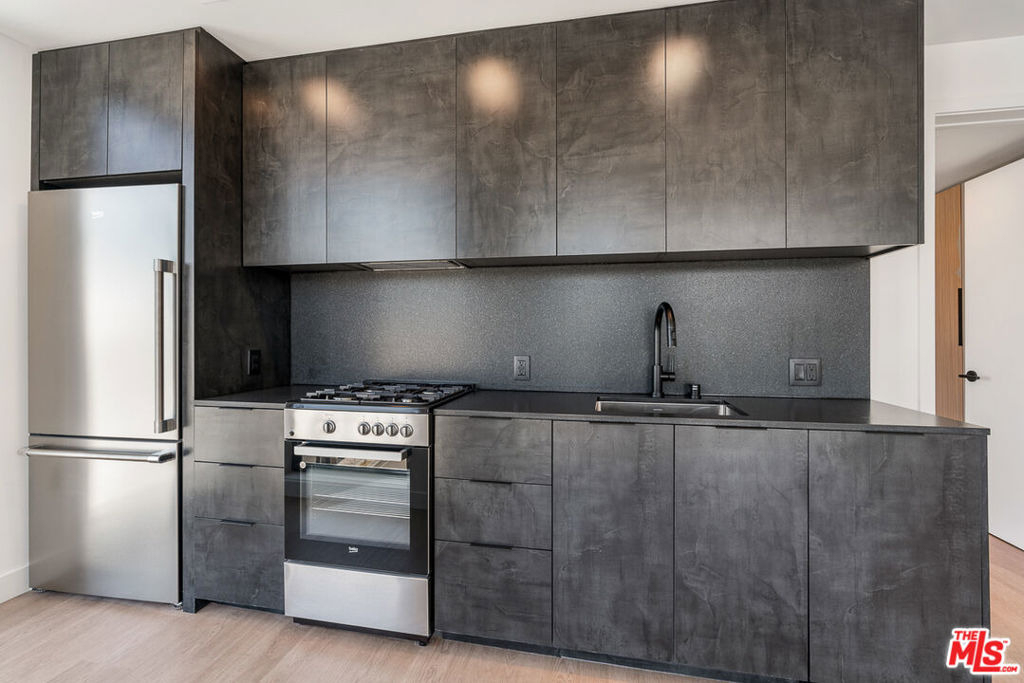 10700 Tabor Street - Photo 4