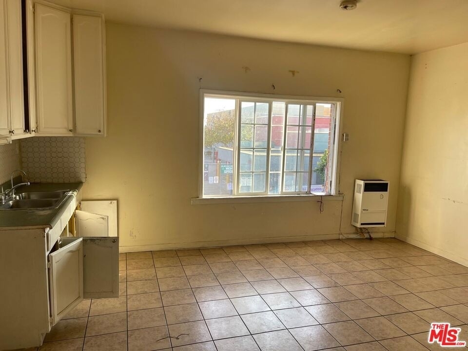 1005 W 46th Avenue - Photo 0