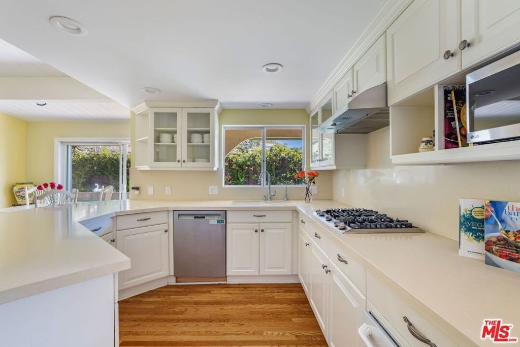 1336 Bienveneda Avenue - Photo 15