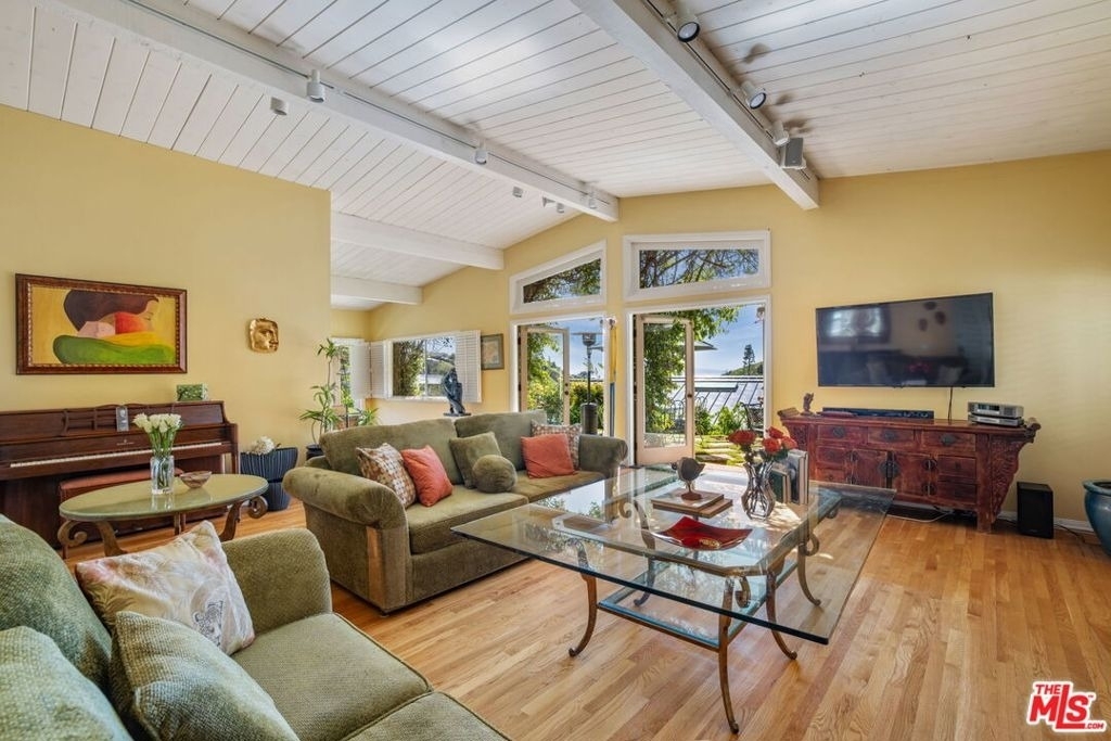 1336 Bienveneda Avenue - Photo 9