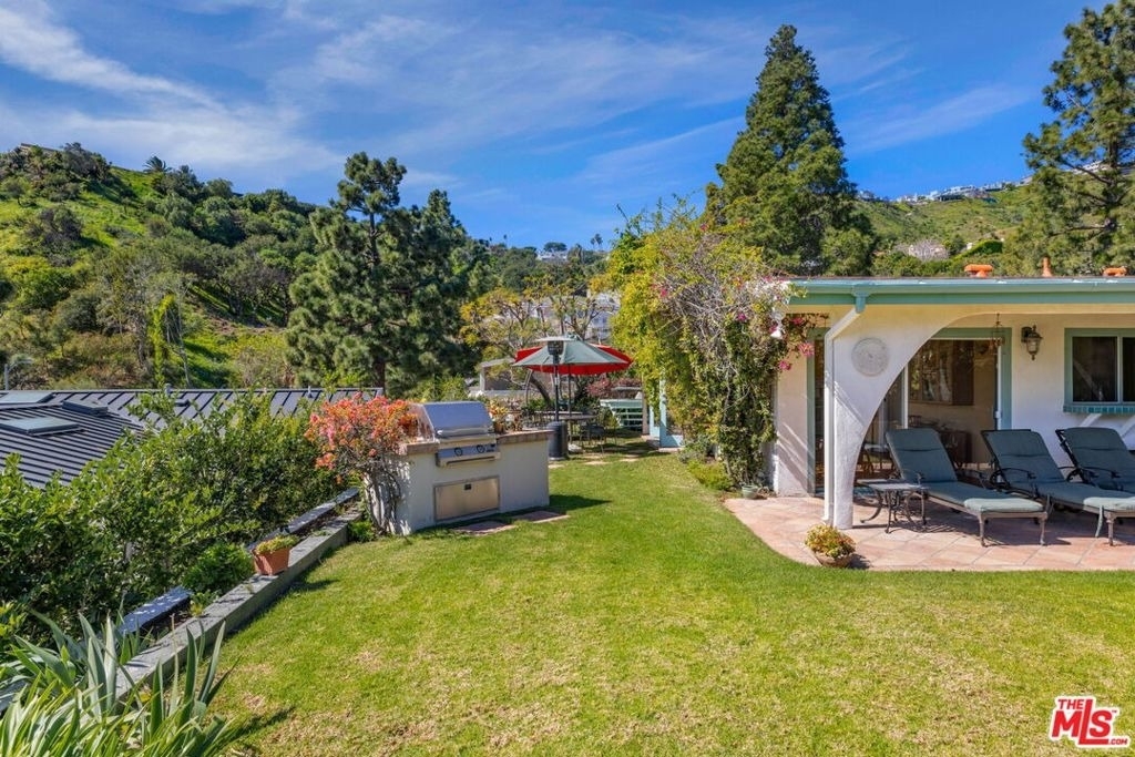 1336 Bienveneda Avenue - Photo 35