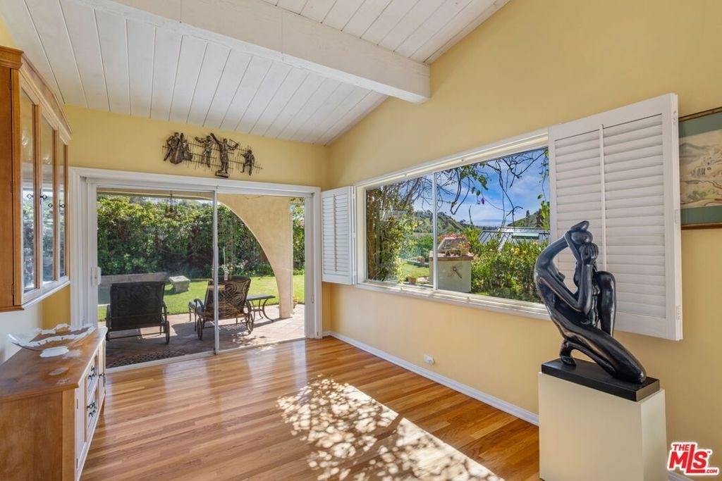 1336 Bienveneda Avenue - Photo 12