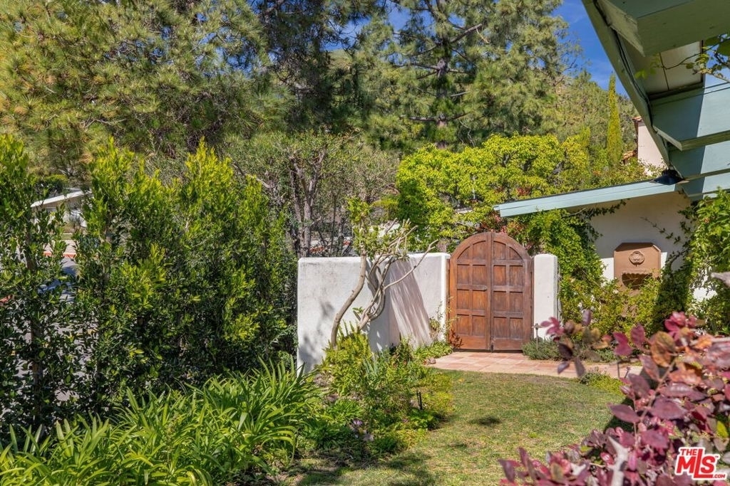 1336 Bienveneda Avenue - Photo 37
