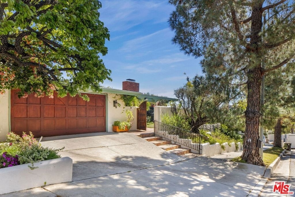1336 Bienveneda Avenue - Photo 3