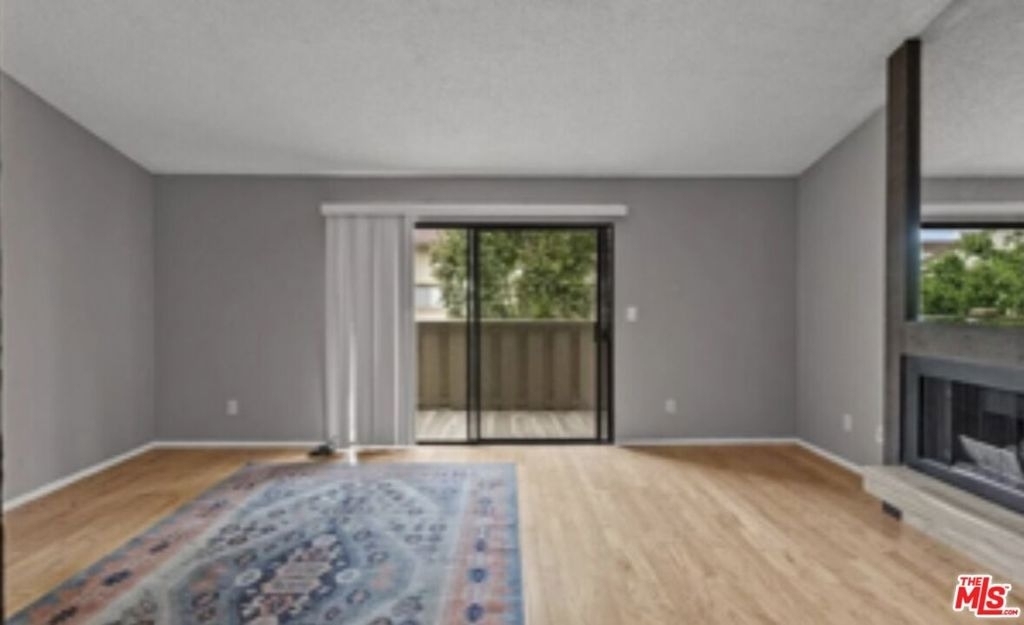 18433 Hatteras Street - Photo 6