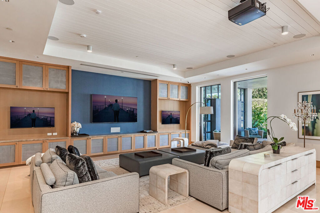 618 N Beverly Drive - Photo 8