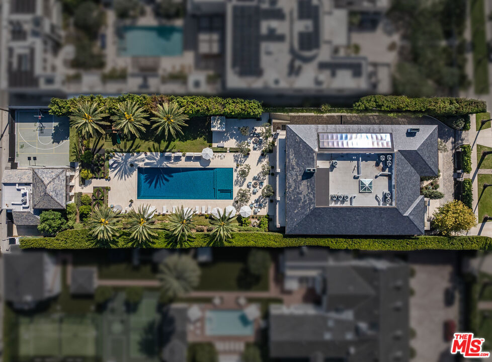 618 N Beverly Drive - Photo 2