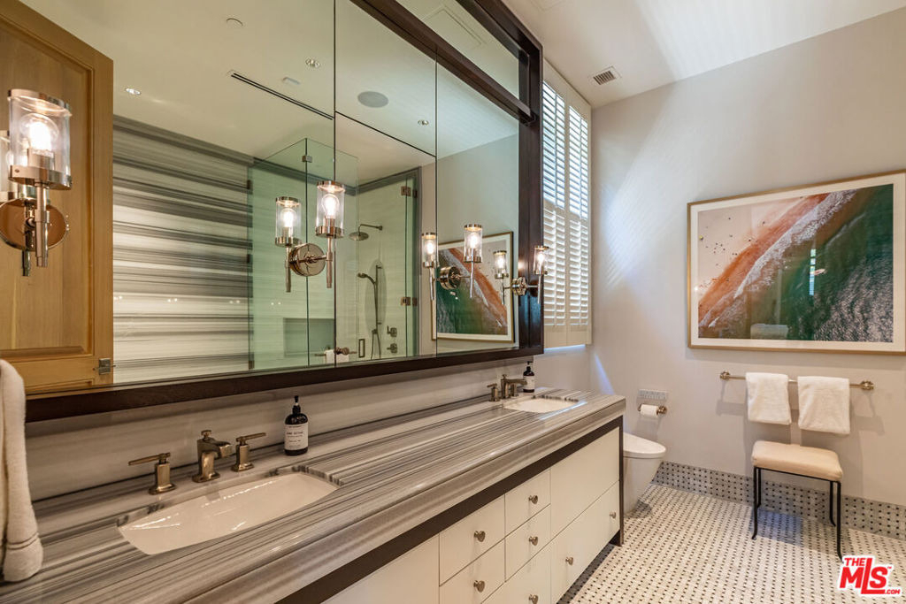 618 N Beverly Drive - Photo 19