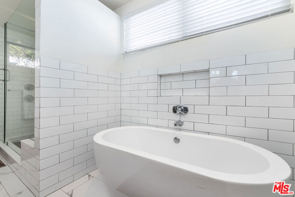 1761 N Orange Grove Avenue - Photo 27